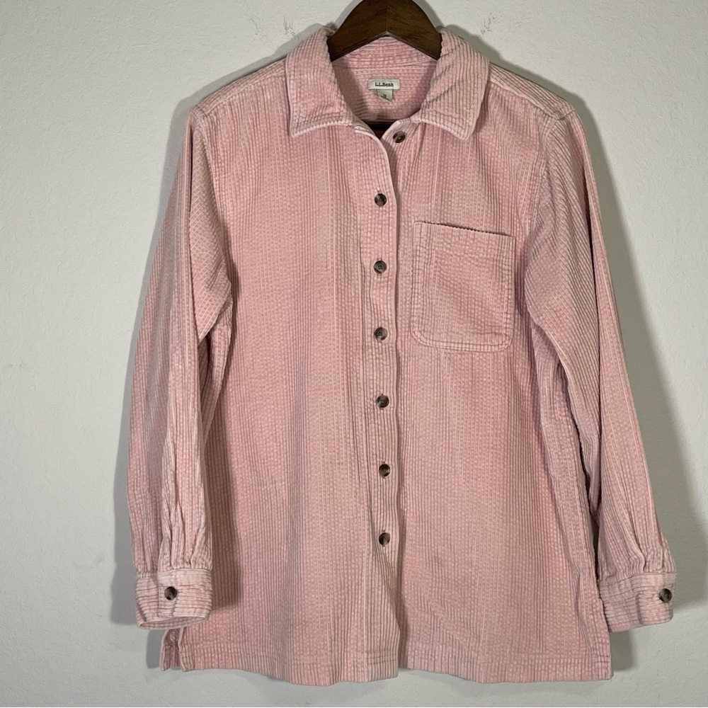L.L.Bean Wide Wale Corduroy Shirt Size Medium Button Up Soft Ribbed Cotton
